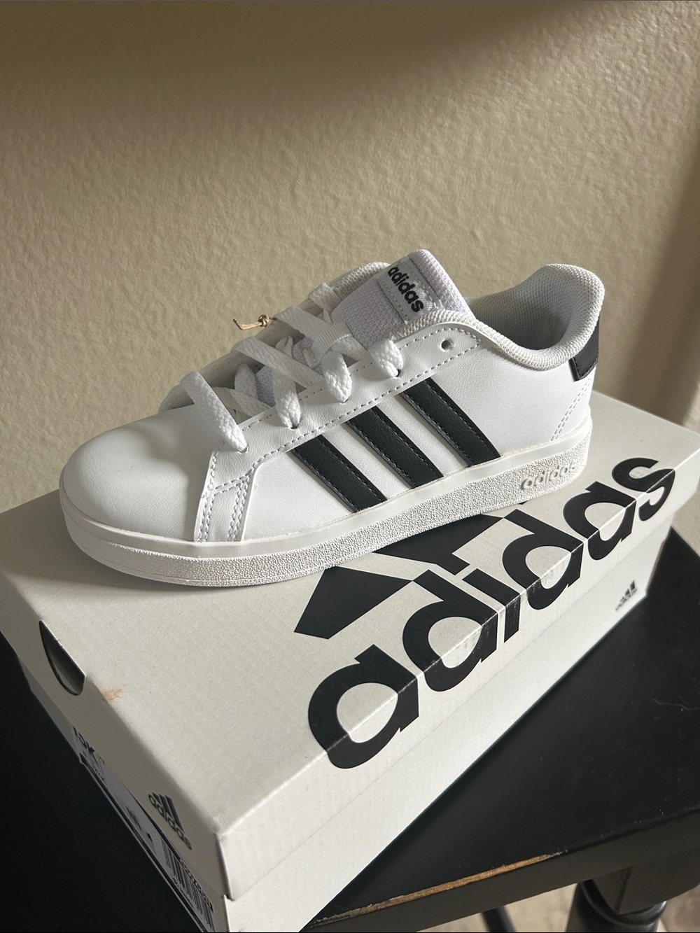 NIB adidas White and Black Court-Style Sneakers 13